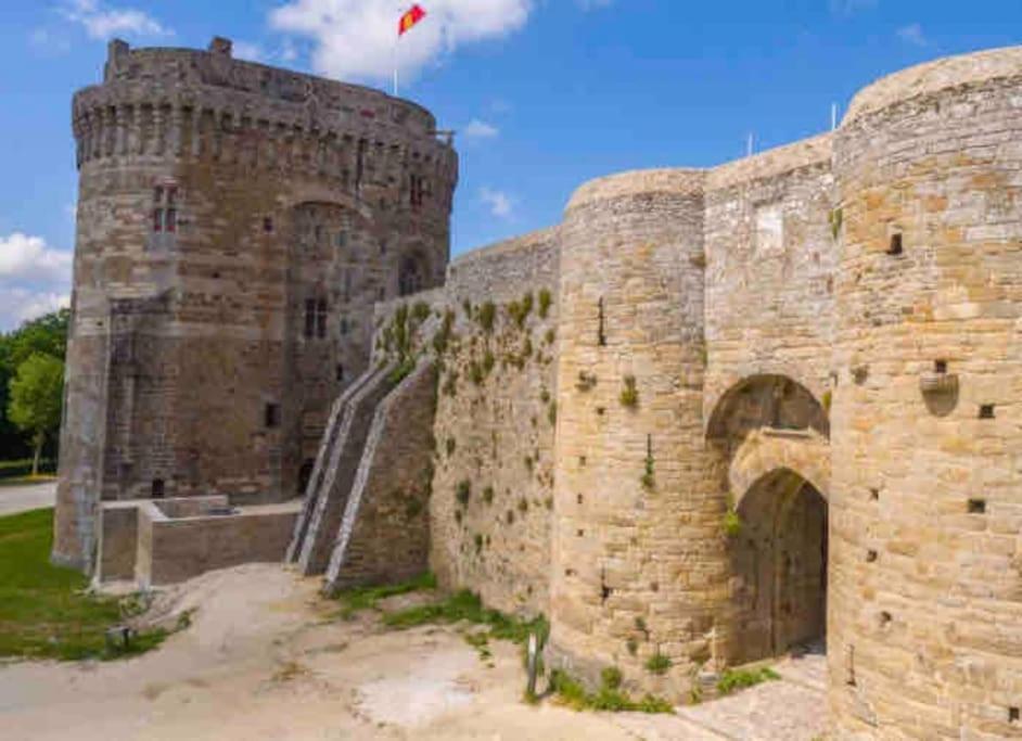 Appartement En Plein Coeur Historique De Dinan Bagian luar foto