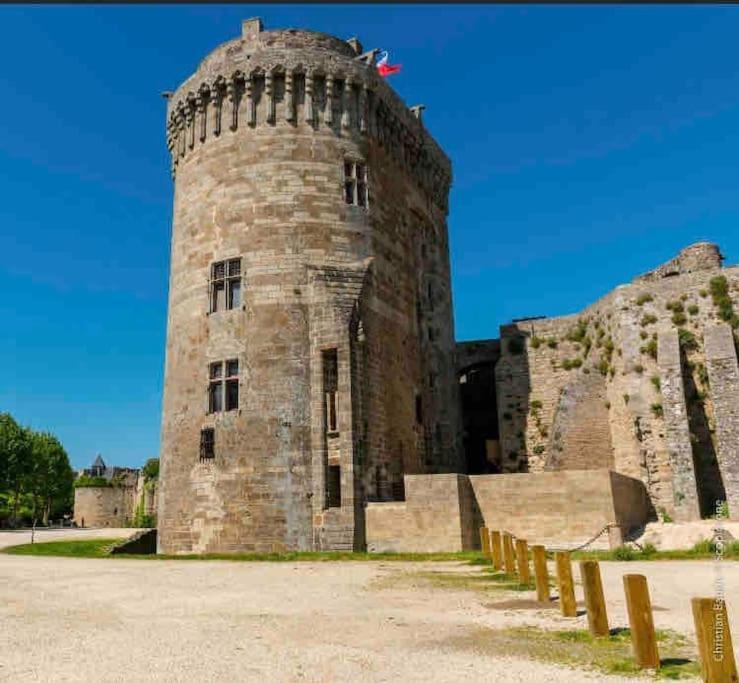 Appartement En Plein Coeur Historique De Dinan Bagian luar foto