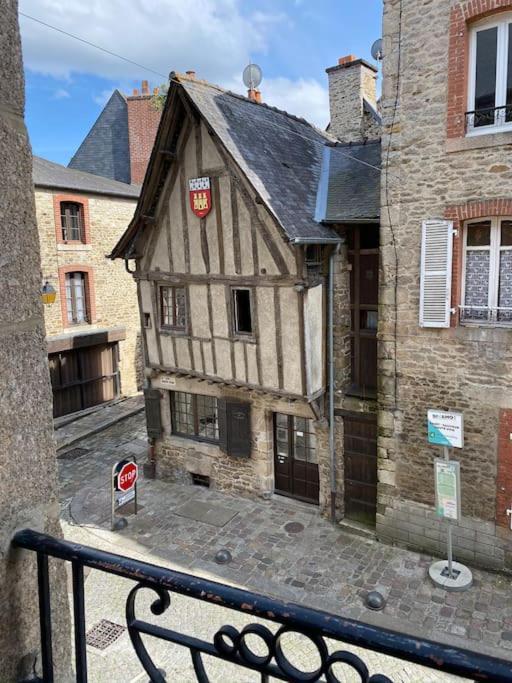 Appartement En Plein Coeur Historique De Dinan Bagian luar foto