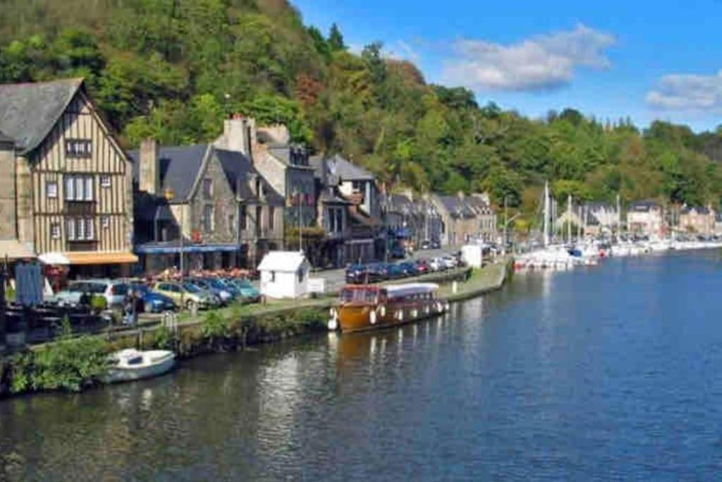 Appartement En Plein Coeur Historique De Dinan Bagian luar foto