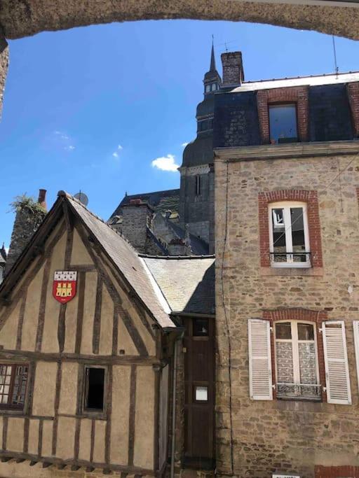 Appartement En Plein Coeur Historique De Dinan Bagian luar foto